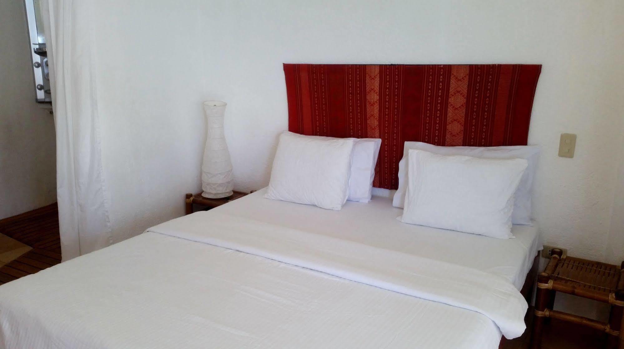Artista Beach Villa Balabag  Exterior photo
